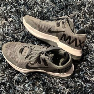 Nike Mens Air Max Alpha Trainer 4 Sneakers